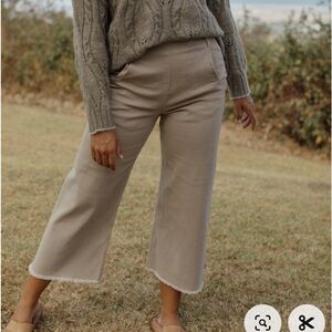 Neuflora Kingston Cropped Pants